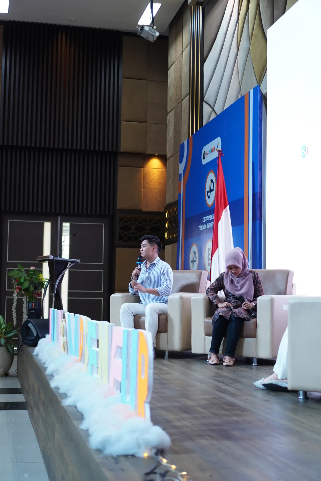 Billy Abraham di panggung — Founder Summit